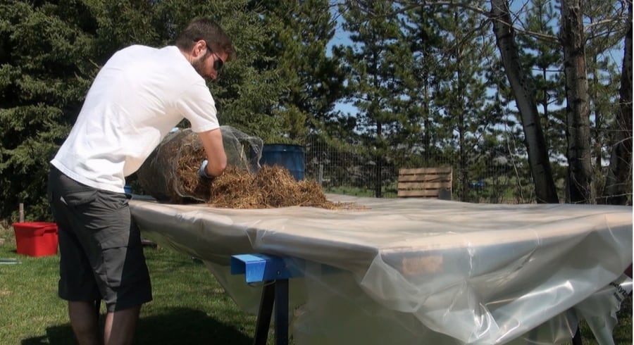 making-straw-logs-for-growing-oysters